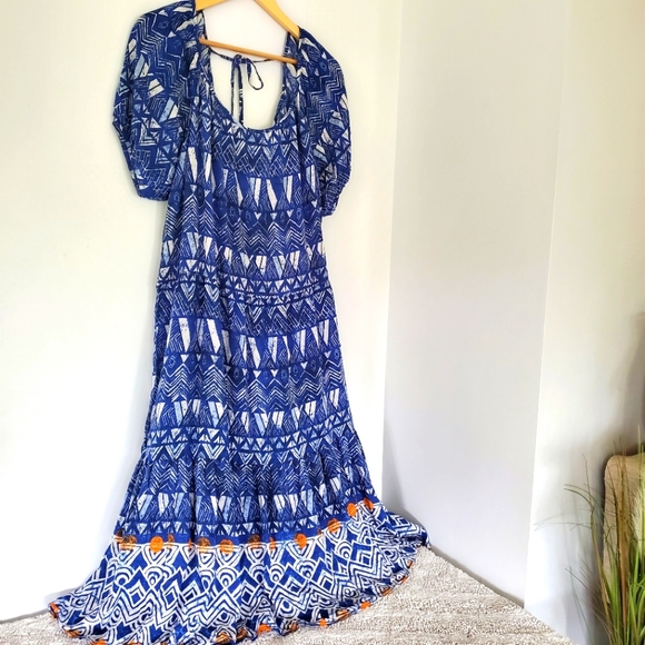 Blue and White Geometric Pattern Dress - Picture 11 of 15